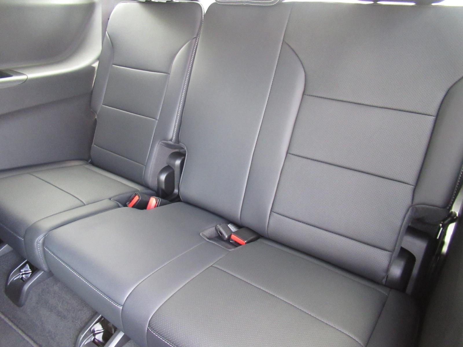 New 2027 Chevrolet Traverse LT w/ Driver Confidence Package FWD image 35