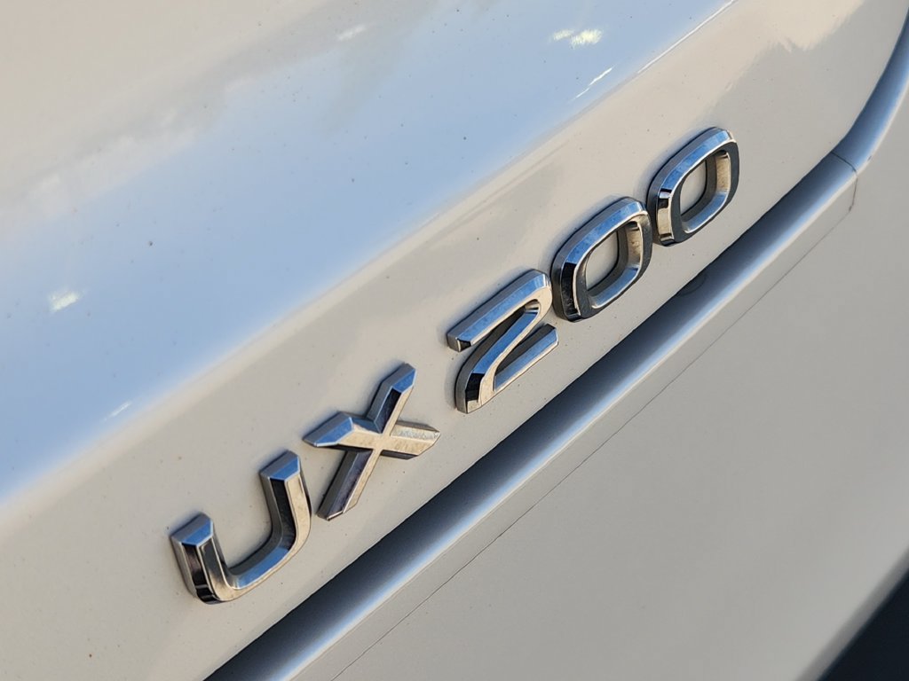 Used 2021 Lexus UX 200 w/ Premium Package FWD image 12