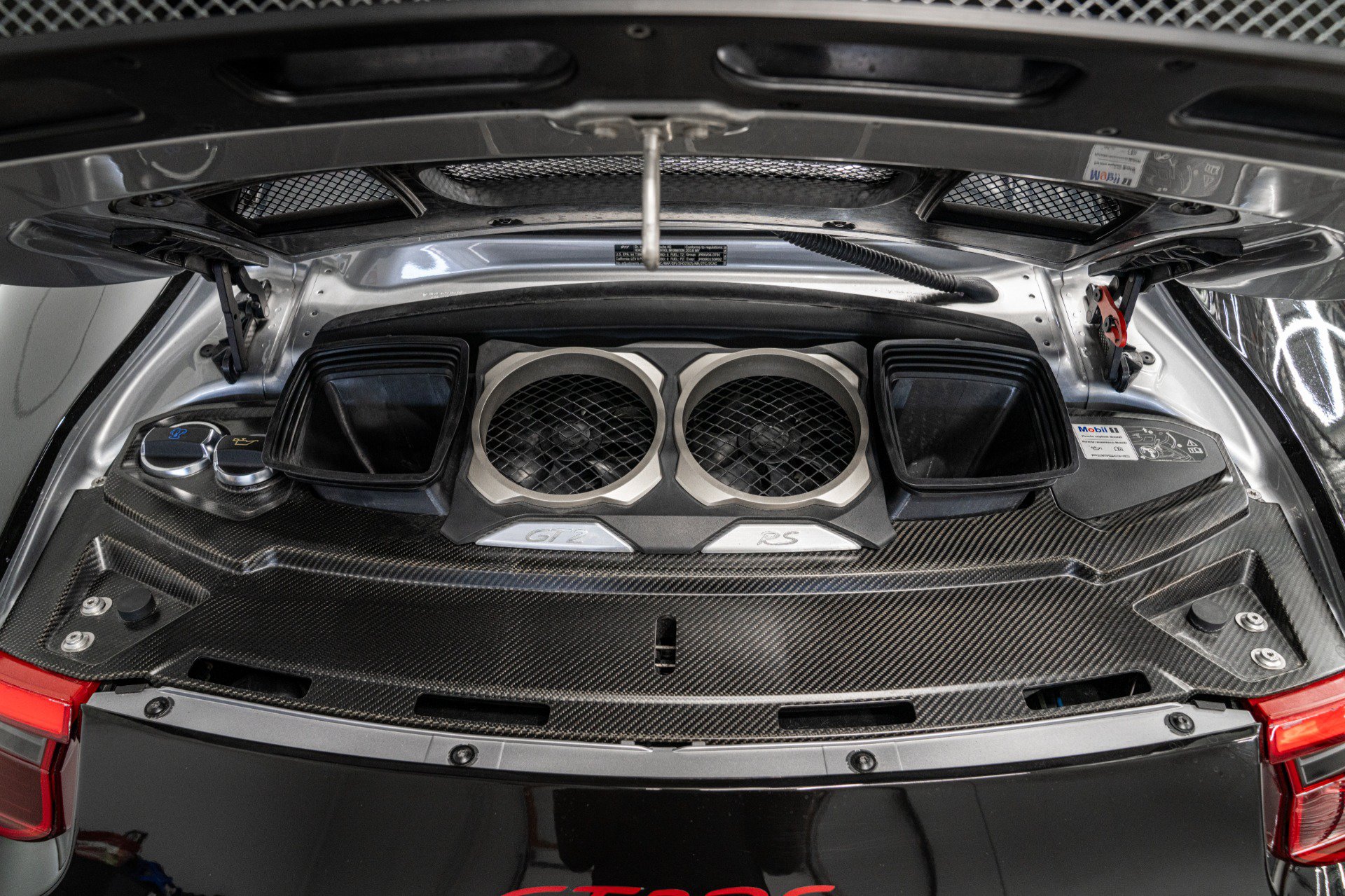 Used 2018 Porsche 911 GT2 RS RWD image 11