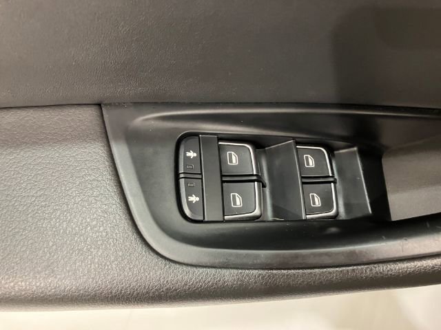 Used 2013 Audi S6 Prestige w/ Driver Assistance Pkg image 37