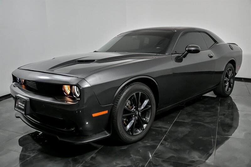 Used 2020 Dodge Challenger SXT w/ Blacktop Package image 5