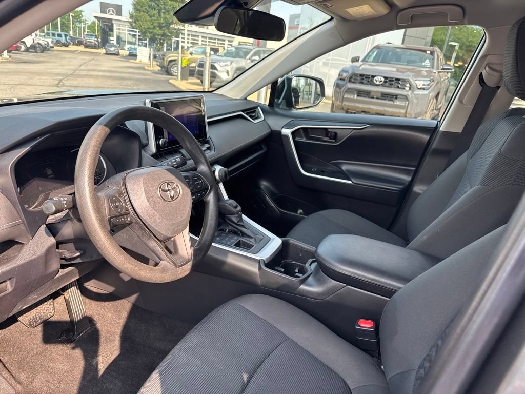 Used 2023 Toyota RAV4 LE AWD/4WD image 13