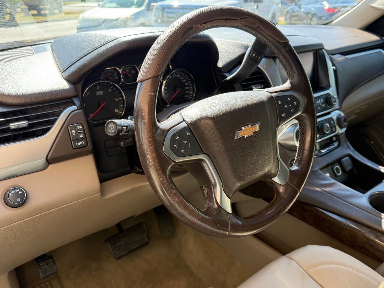 Used 2015 Chevrolet Suburban LT image 8