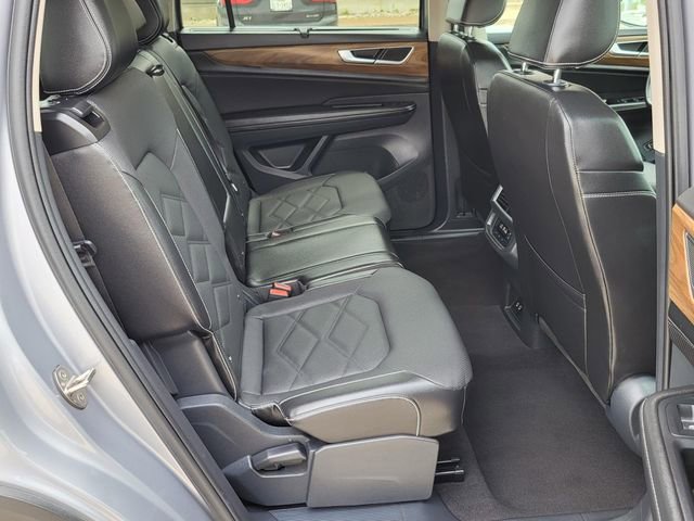 Used 2024 Volkswagen Atlas SE AWD/4WD image 27