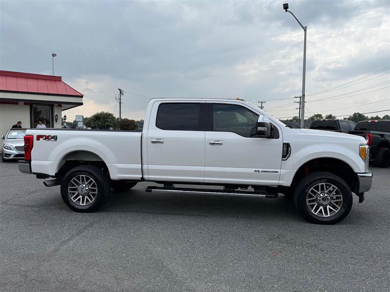 Used 2017 Ford F250 Lariat w/ Lariat Ultimate Package AWD/4WD image 6