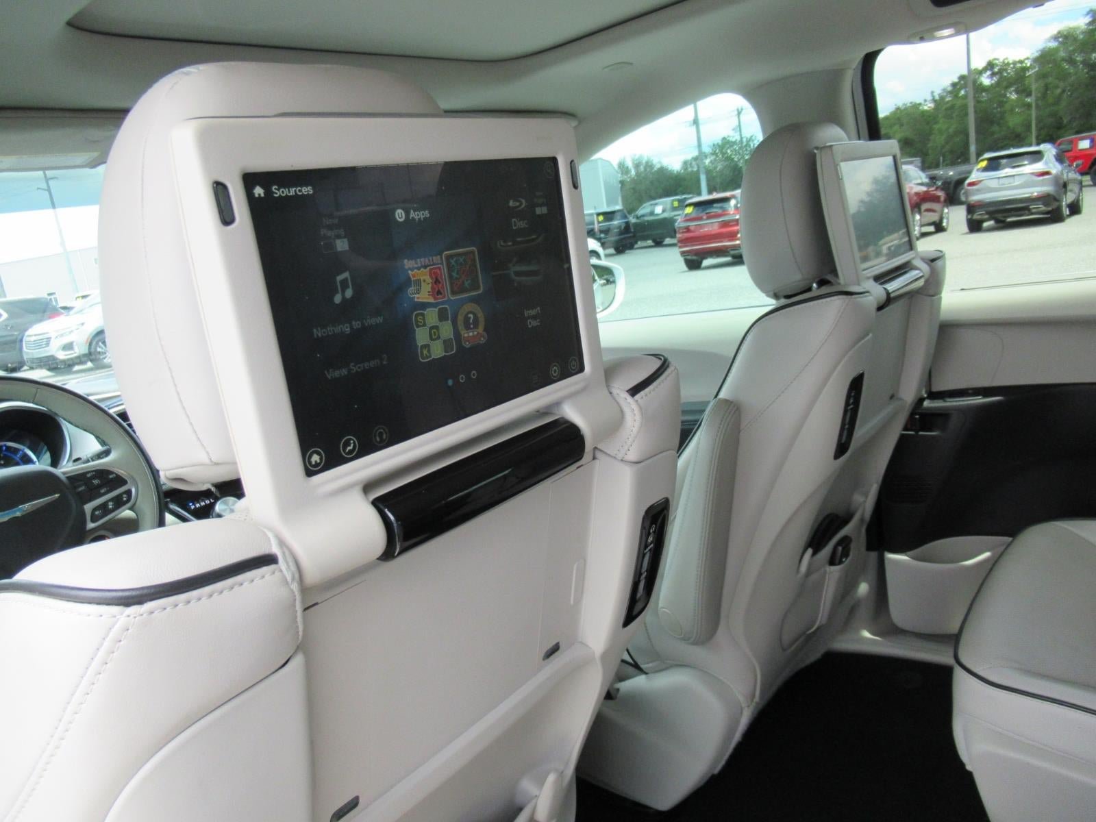 Used 2017 Chrysler Pacifica Platinum FWD image 17