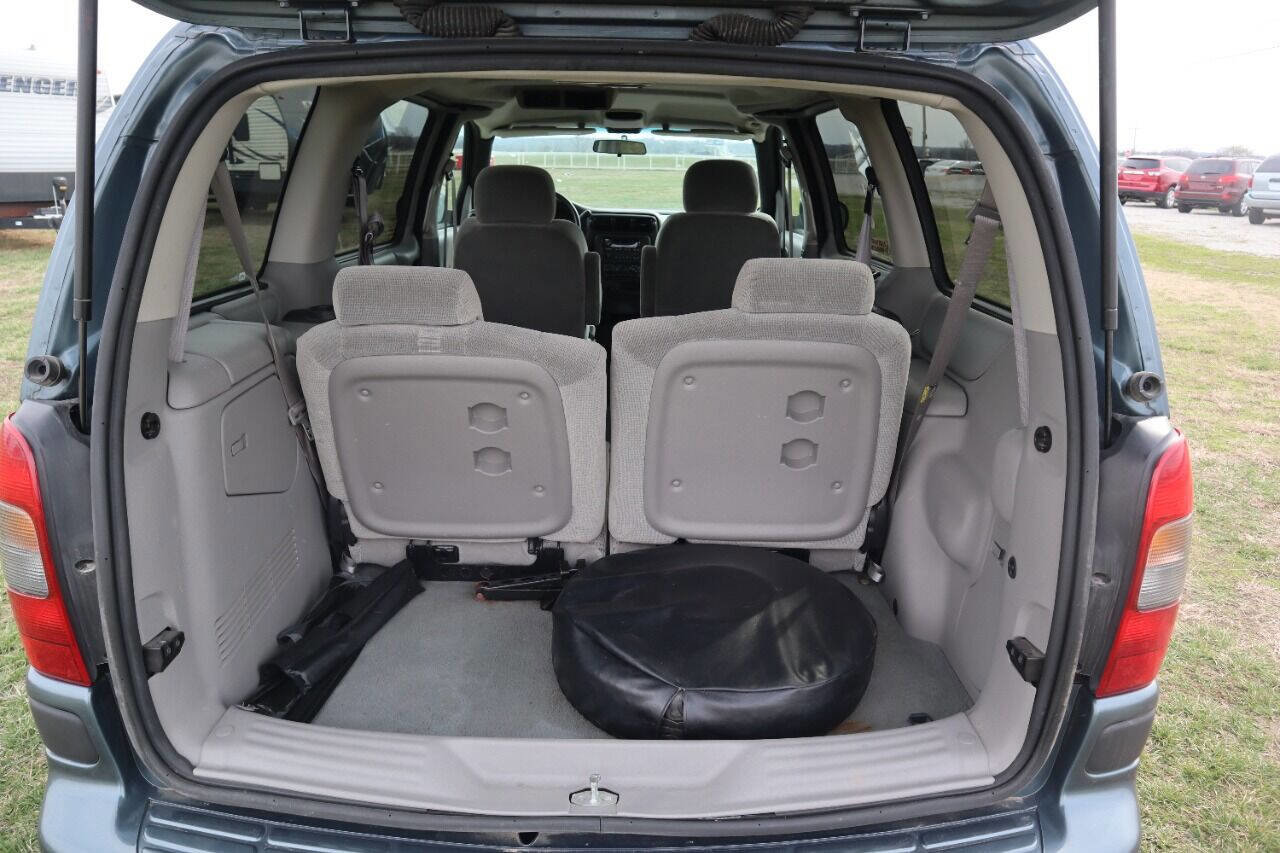 Used 2004 Chevrolet Venture LS w/ Easy Order Package image 16