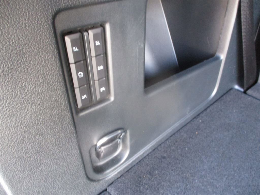 Used 2021 Ford Expedition XLT image 7