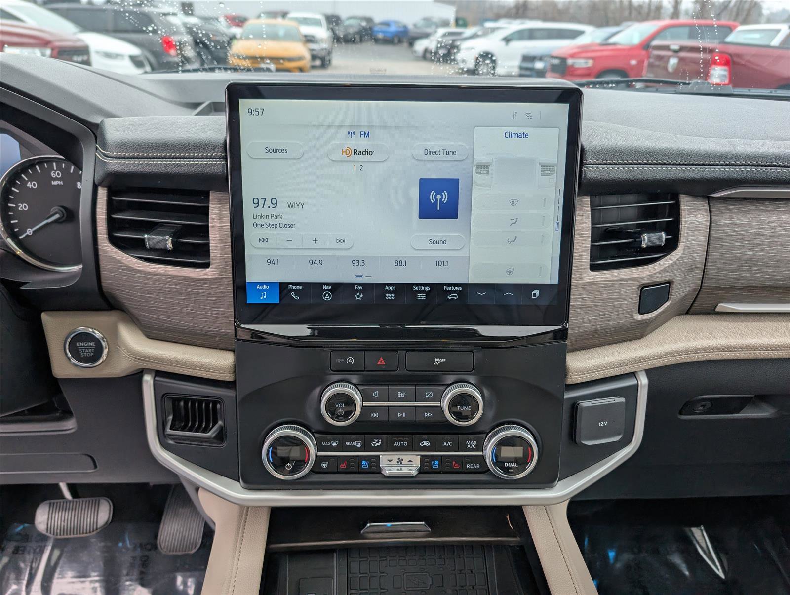 Used 2024 Ford Expedition Max Limited image 19