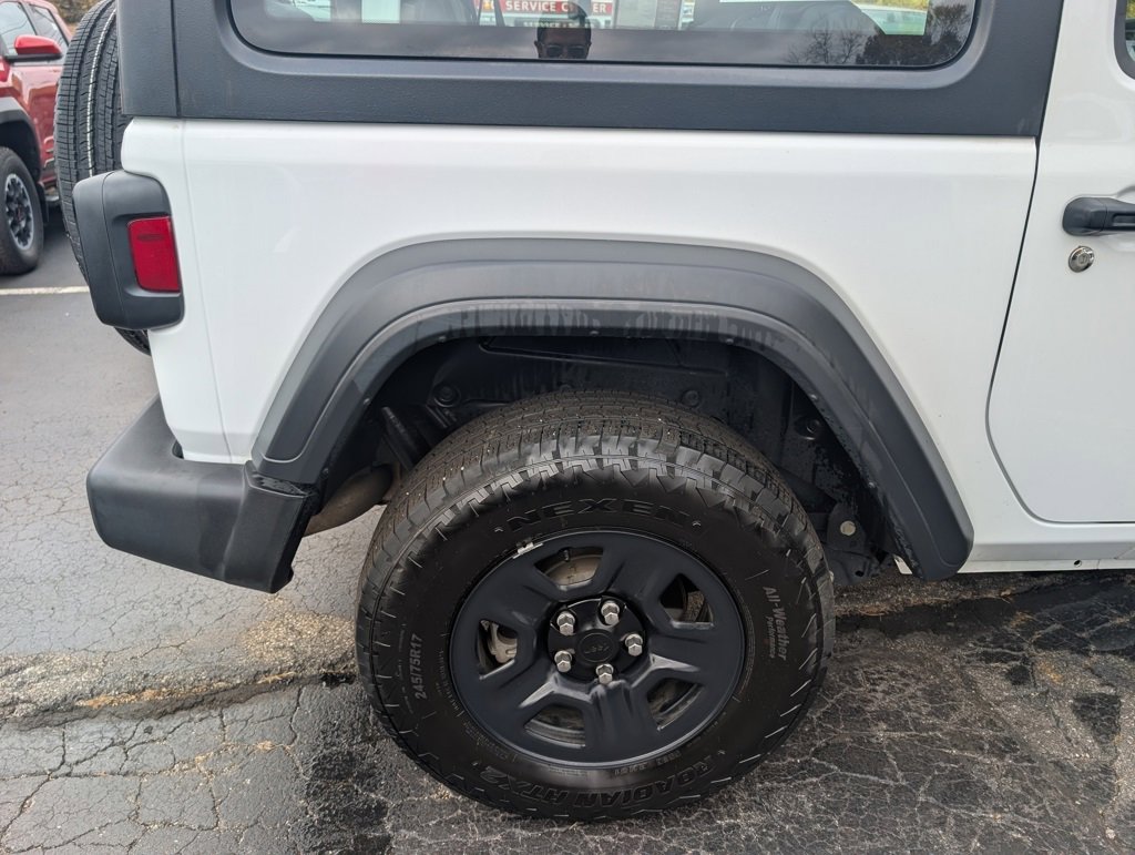 Used 2025 Jeep Wrangler Sport image 9