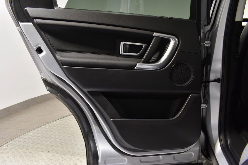 Used 2019 Land Rover Discovery Sport HSE image 26