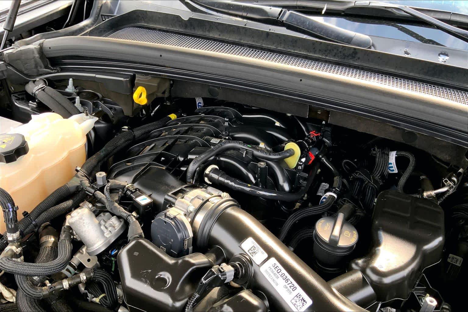 Used 2023 Jeep Grand Cherokee Limited w/ Luxury Tech Group II RWD image 30