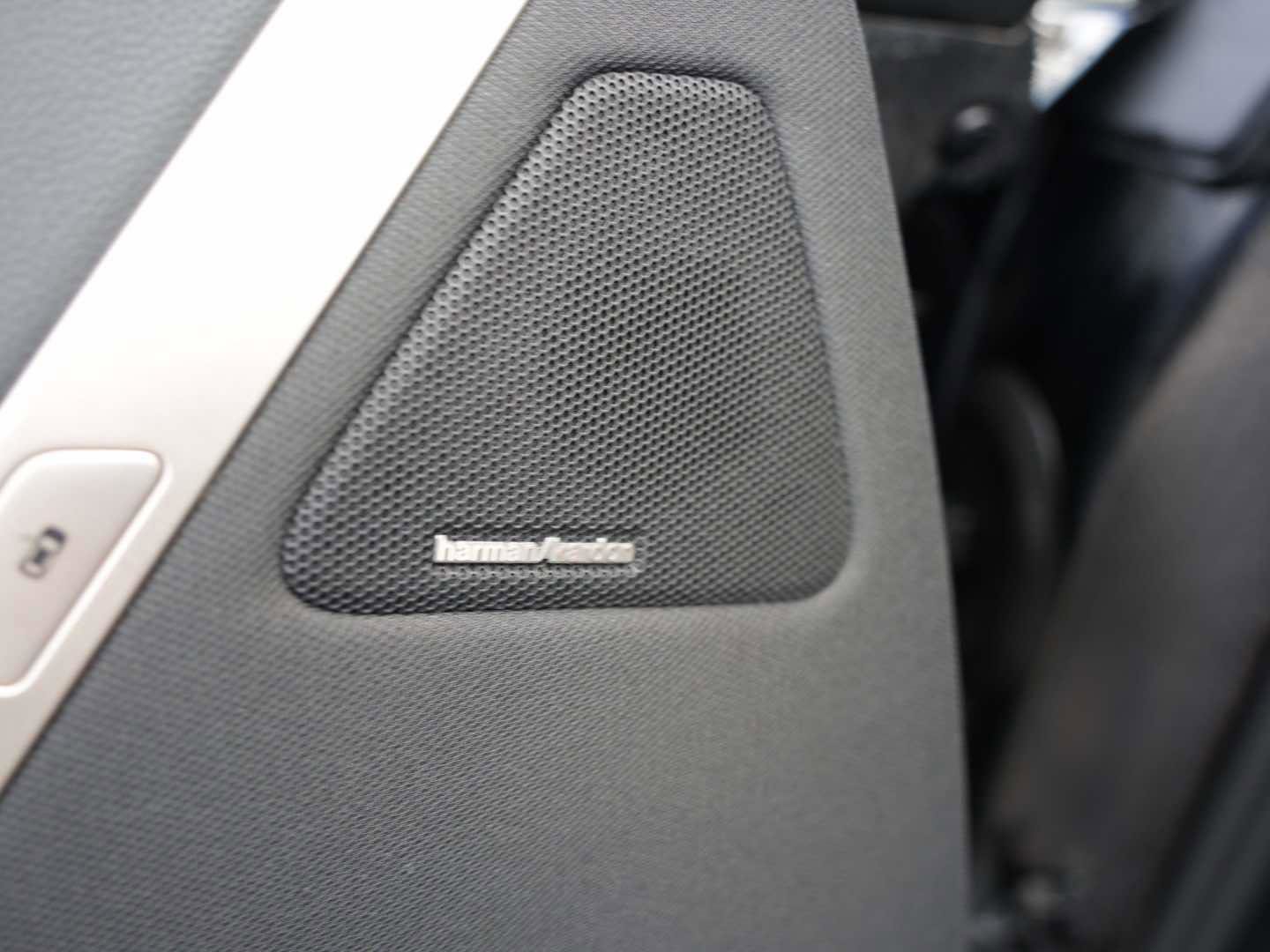 Used 2025 BMW iX xDrive50 w/ Convenience Package image 9