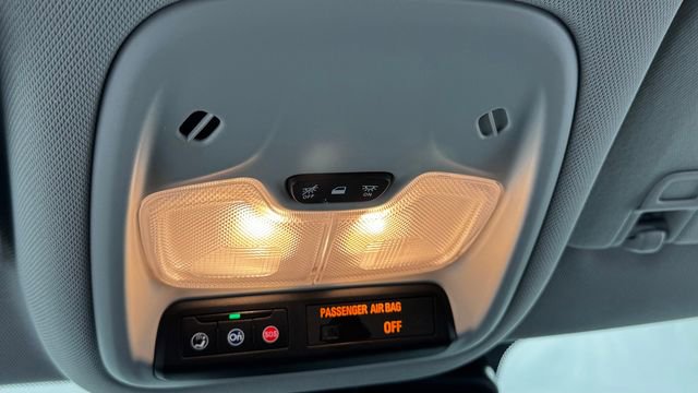 Used 2025 Chevrolet TrailBlazer LT AWD/4WD image 29