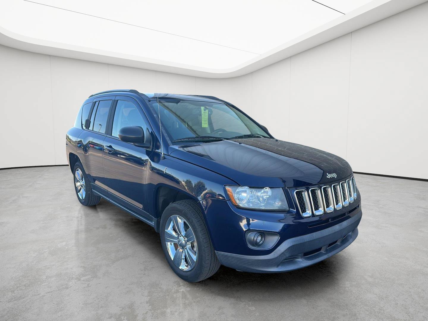 Used 2015 Jeep Compass Sport w/ Power Value Group FWD image 2