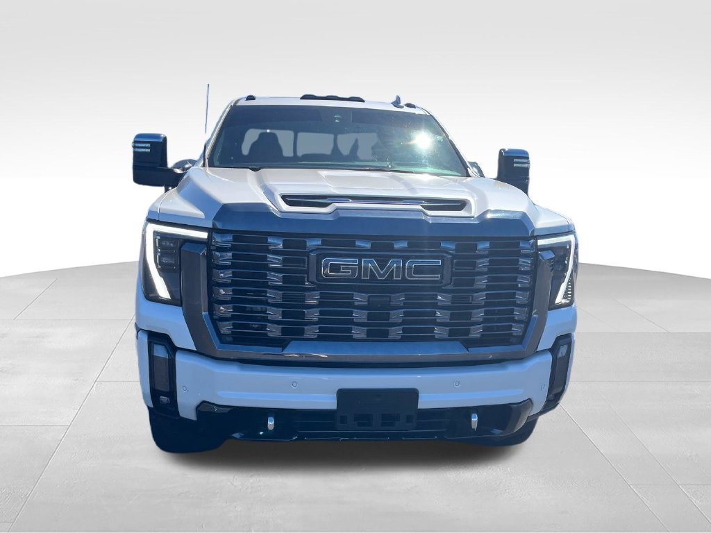 Used 2024 GMC Sierra 3500 Denali Ultimate AWD/4WD image 8