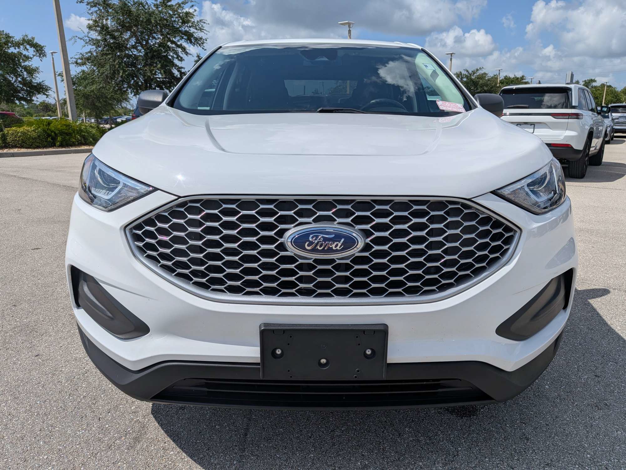 Used 2024 Ford Edge SE AWD/4WD image 3