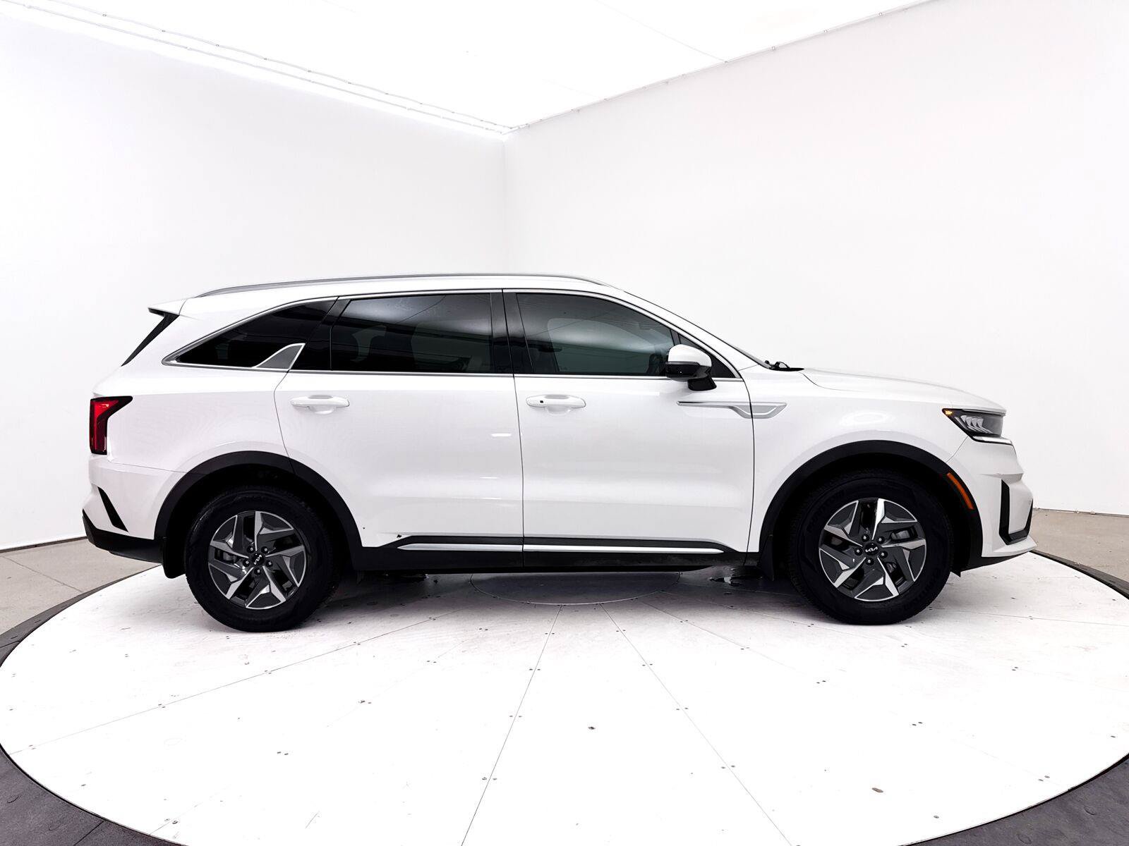 Used 2023 Kia Sorento EX w/ Panoramic Sunroof Package FWD image 43