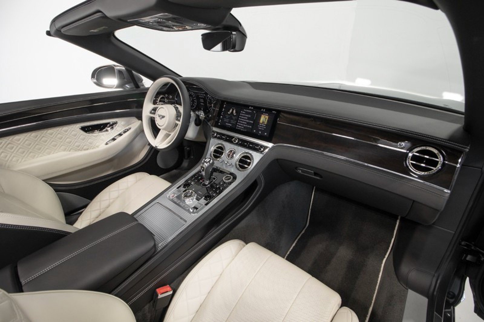 Used 2021 Bentley Continental GT image 47