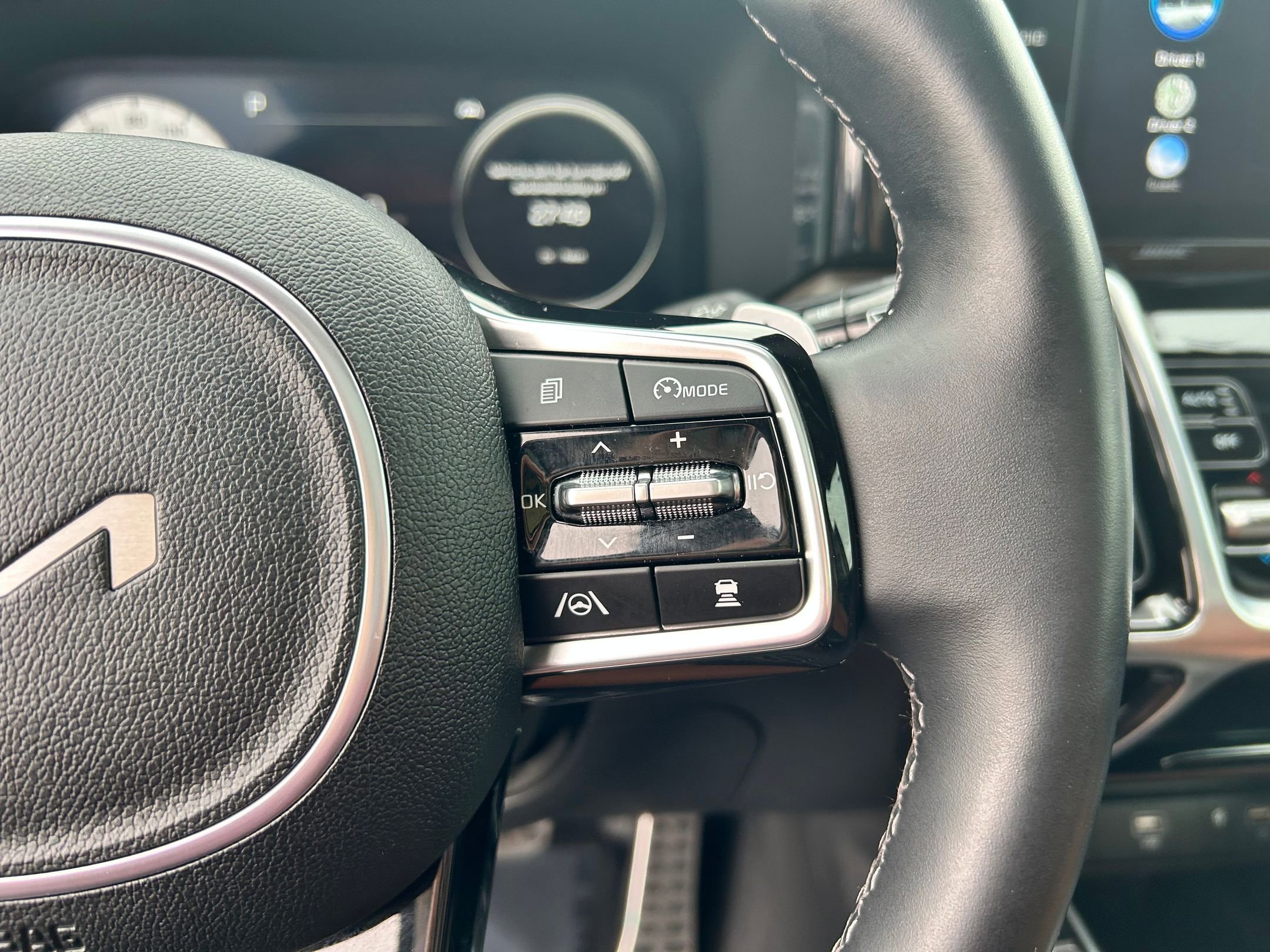 Used 2023 Kia Sorento SX Prestige image 13