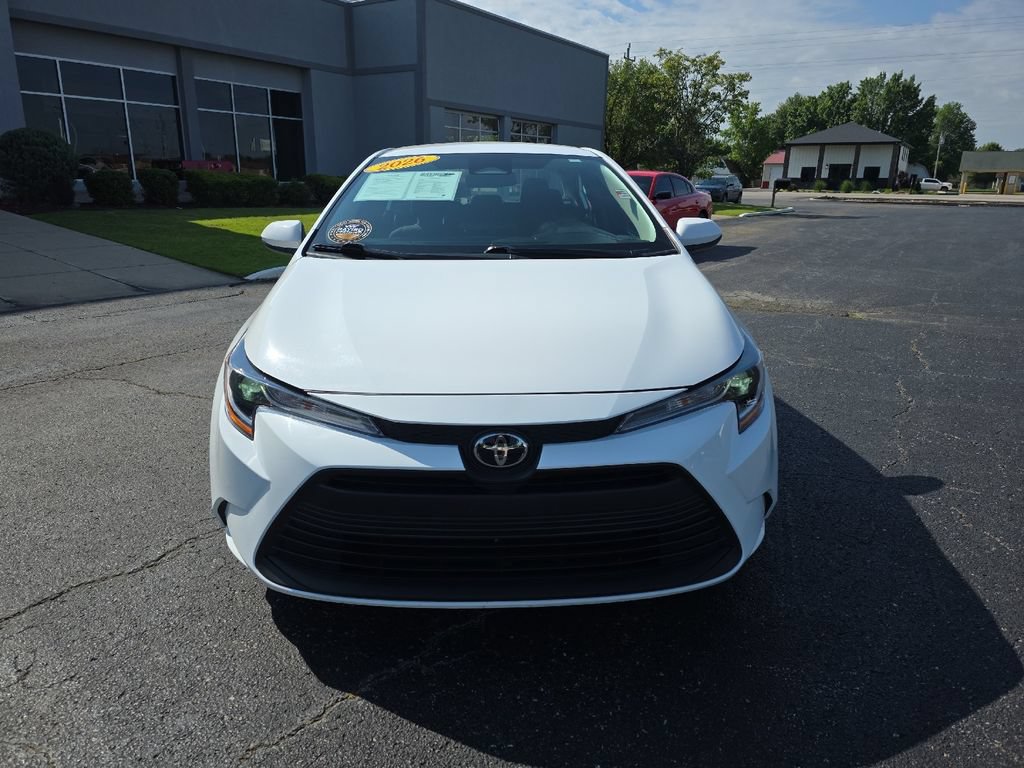 Used 2026 Toyota Corolla LE FWD image 3