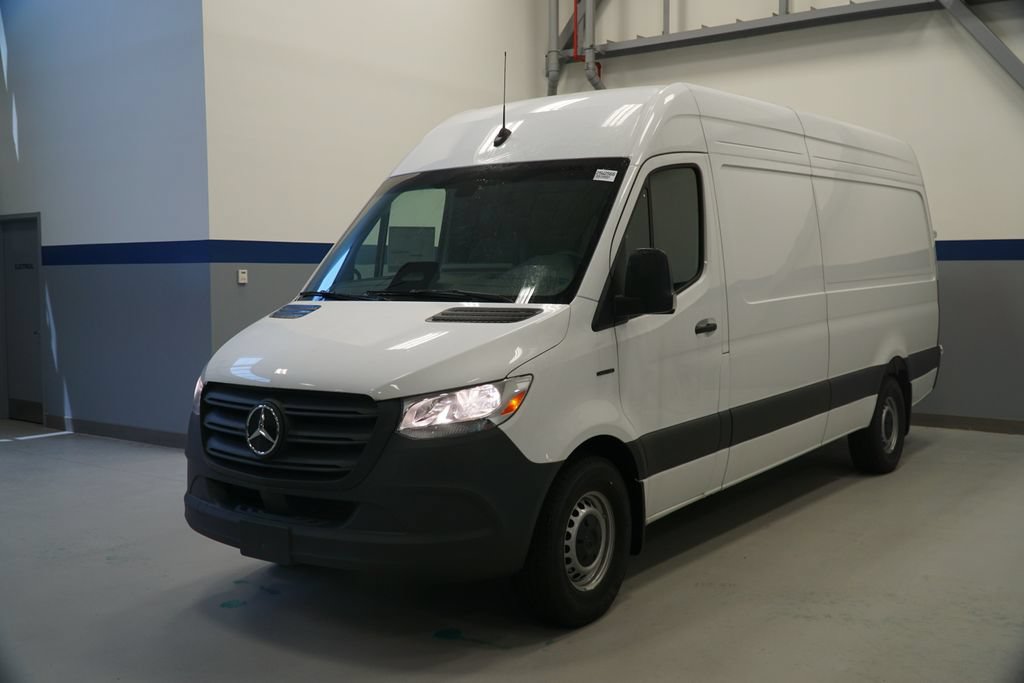 New 2025 Mercedes-Benz eSprinter 170 Cargo image 3
