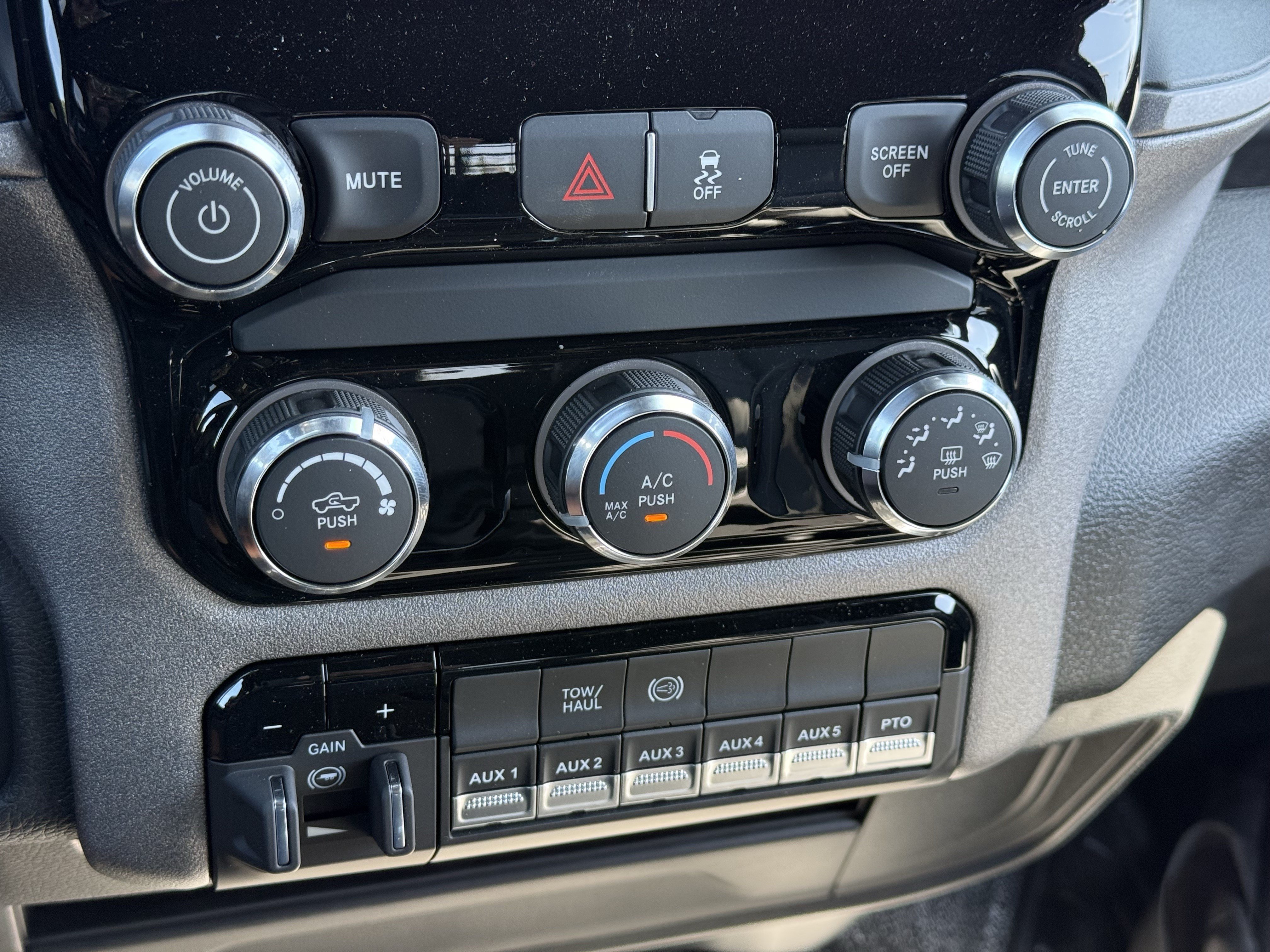 New 2026 RAM 3500 Tradesman AWD/4WD image 26