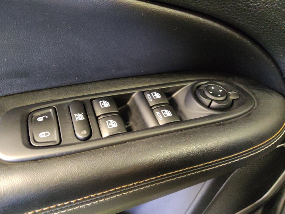 Used 2018 Jeep Compass Latitude w/ Popular Equipment Group FWD image 27