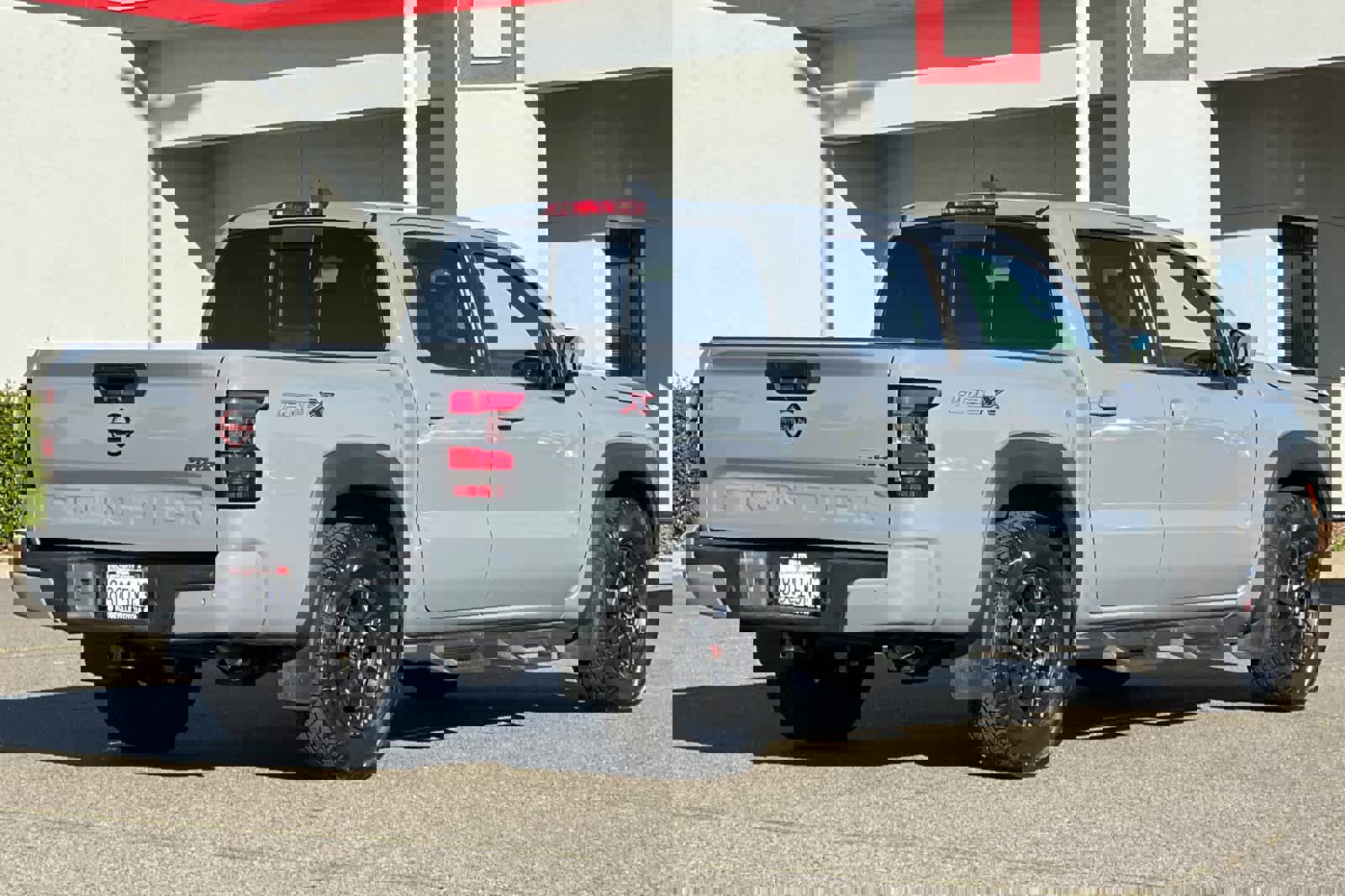 Used 2022 Nissan Frontier Pro-X w/ Pro-X Premium Package image 2