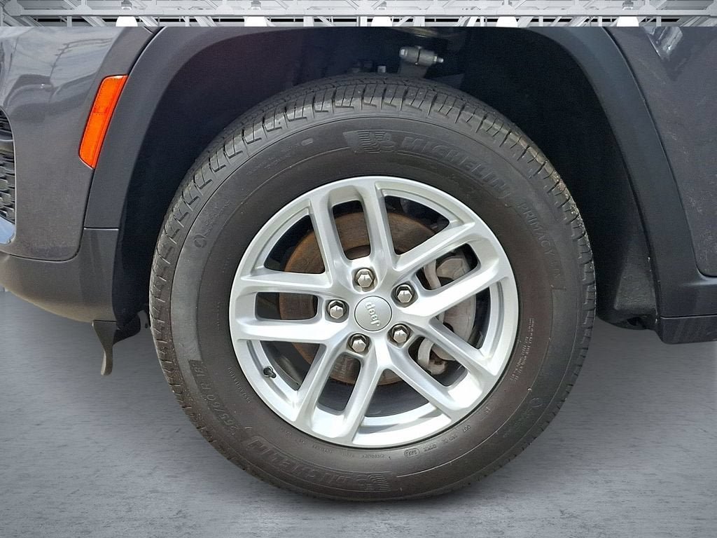 Used 2024 Jeep Grand Cherokee Laredo X AWD/4WD image 10