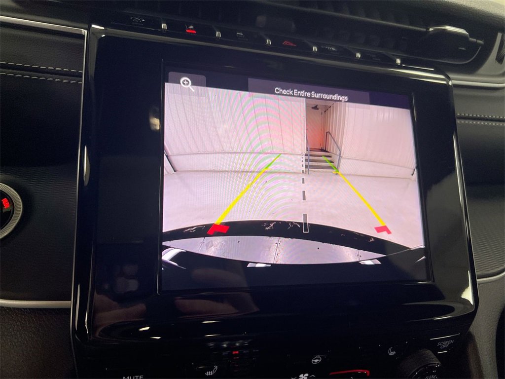 New 2025 Jeep Grand Cherokee Altitude image 14