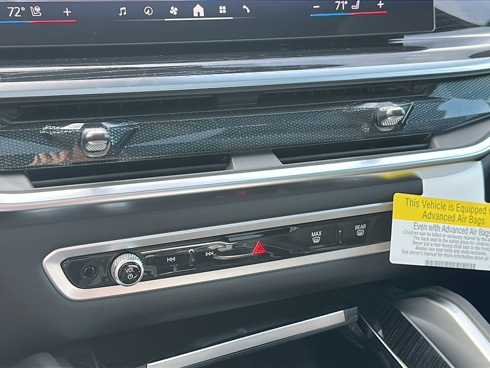 New 2026 BMW X6 xDrive40i w/ Climate Comfort Package image 25