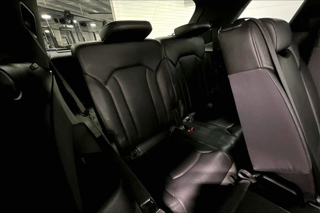 Used 2018 Audi Q7 3.0T Prestige image 36