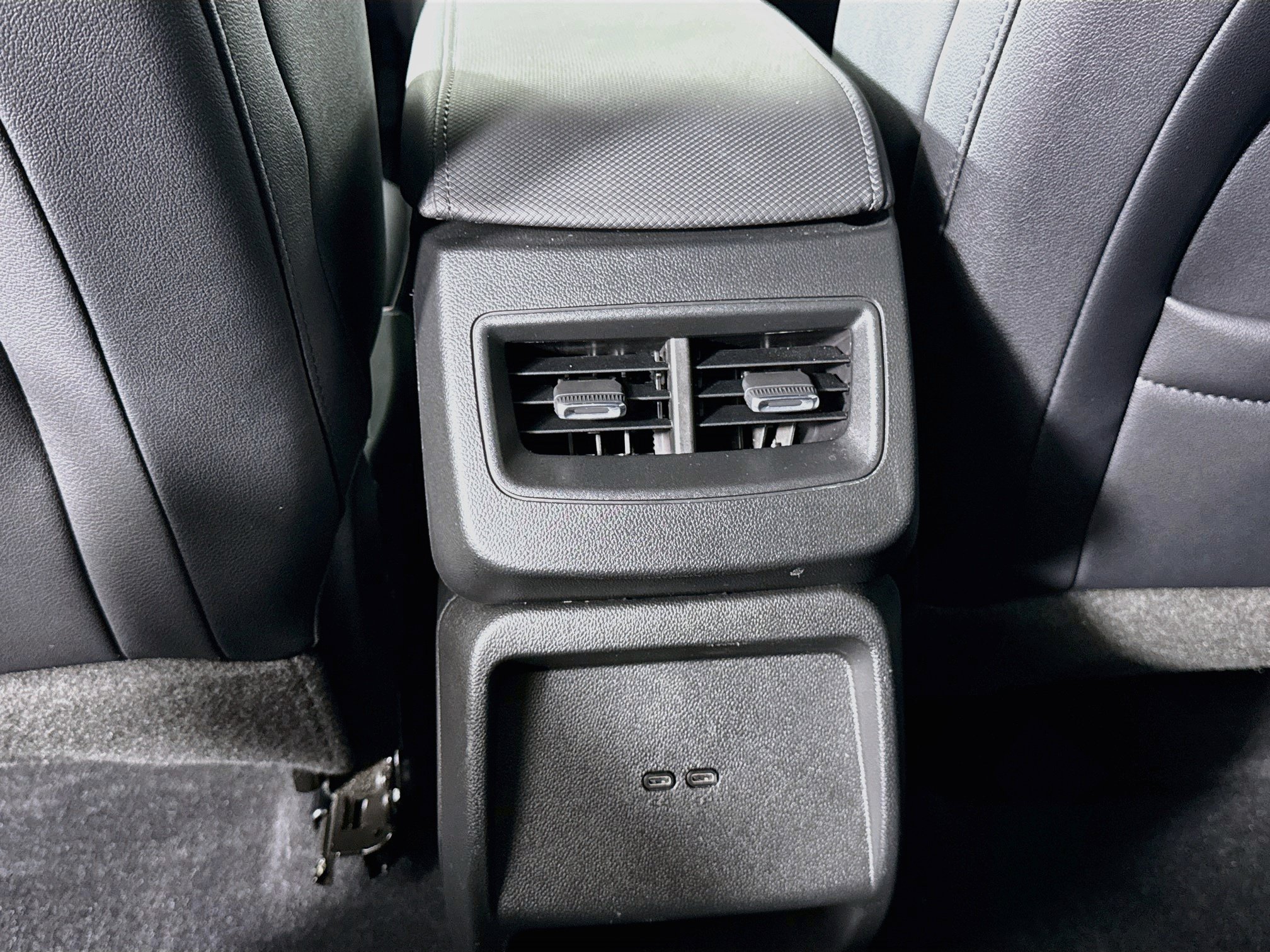 Used 2026 Chevrolet Equinox EV LT w/ LPO, All-Weather Mat Package FWD image 27
