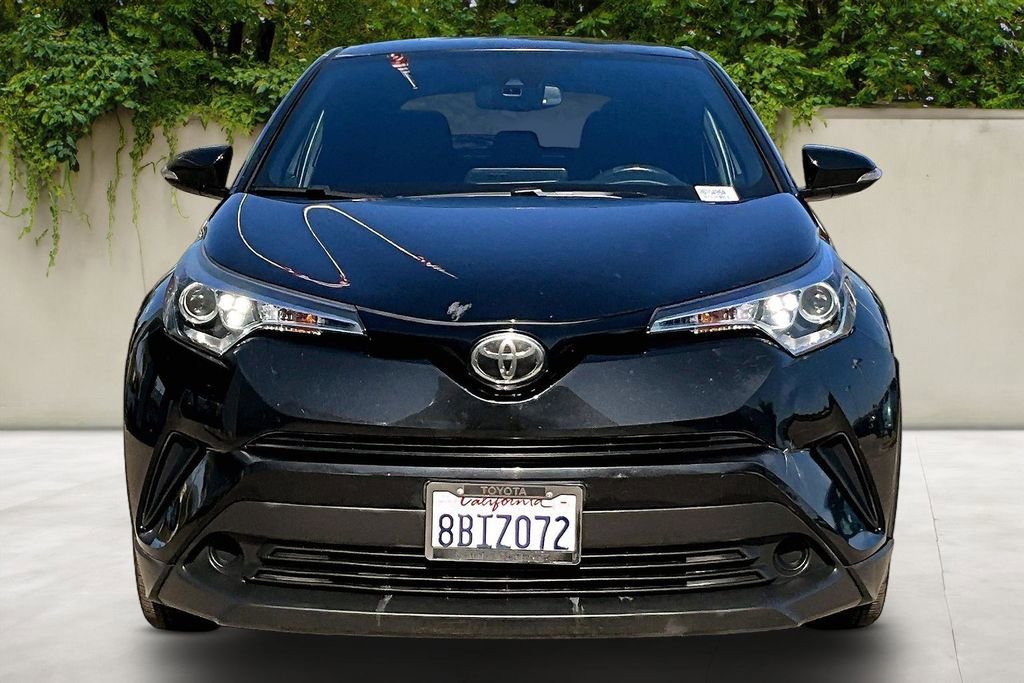 Used 2018 Toyota C-HR XLE FWD image 2