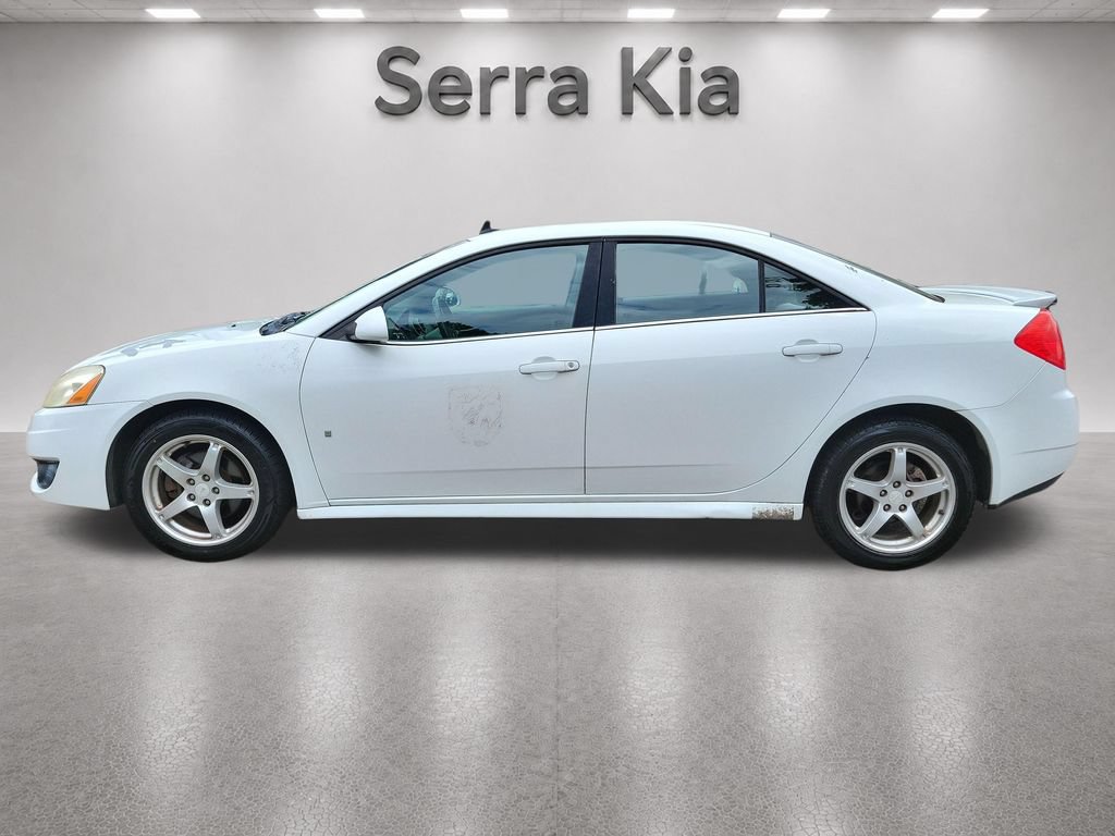 Used 2009 Pontiac G6 Sedan w/ Sport Package 2 FWD image 2