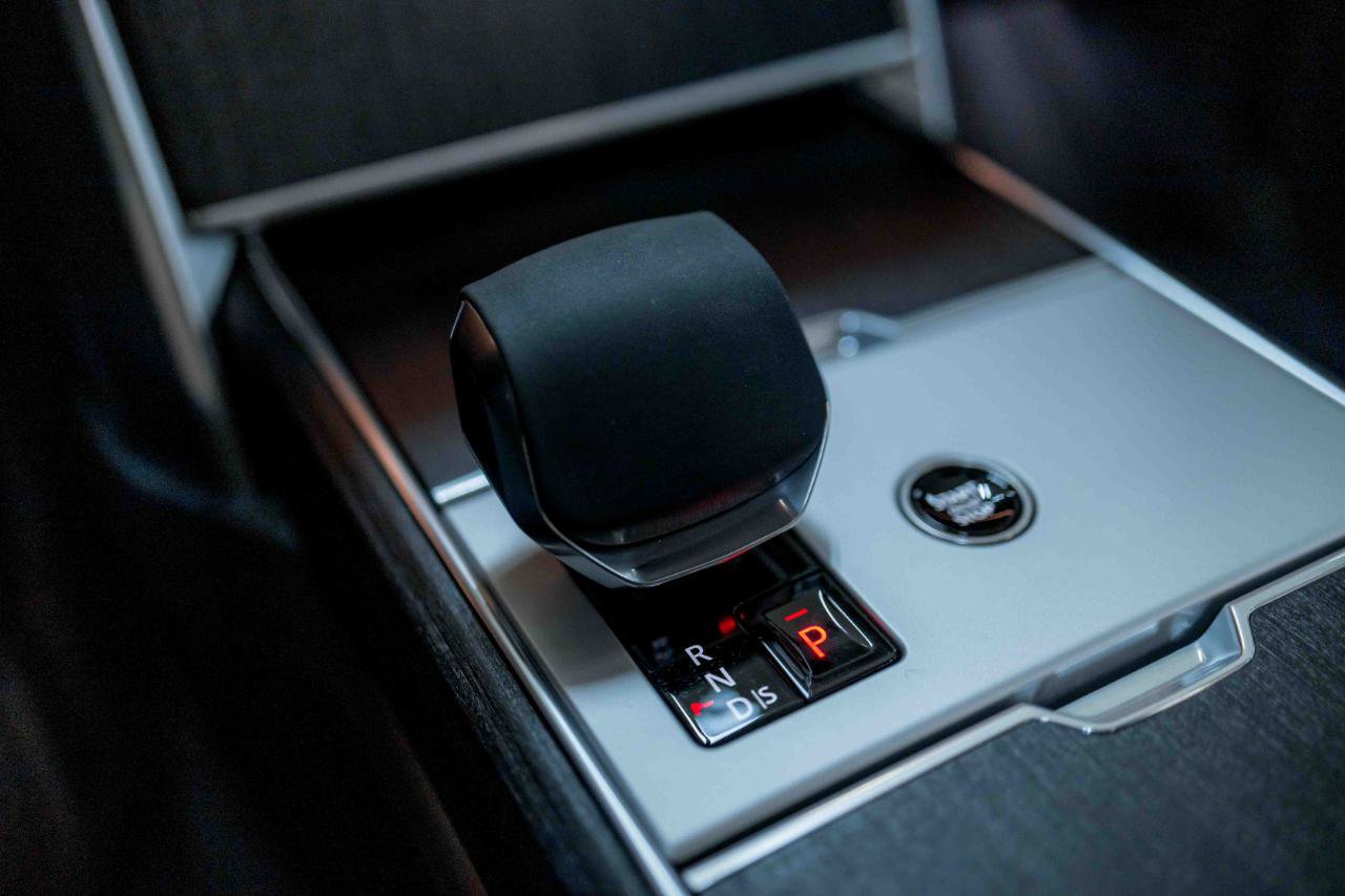 Used 2025 Land Rover Range Rover SE image 67