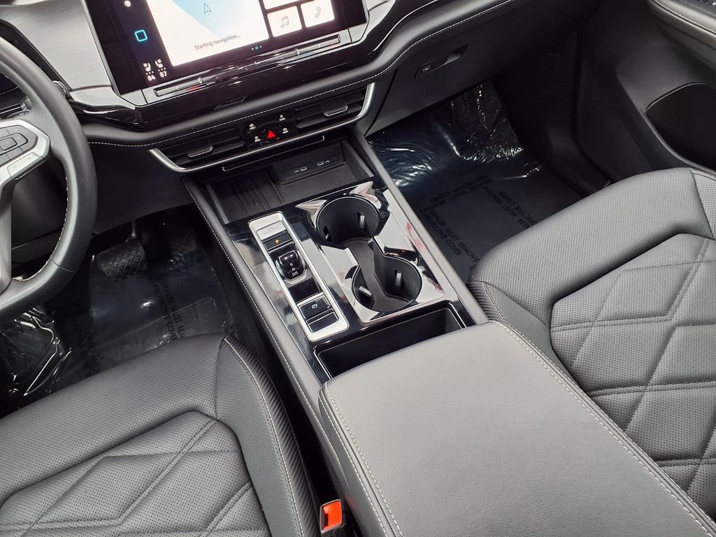 Used 2025 Volkswagen Atlas Cross Sport SE image 10