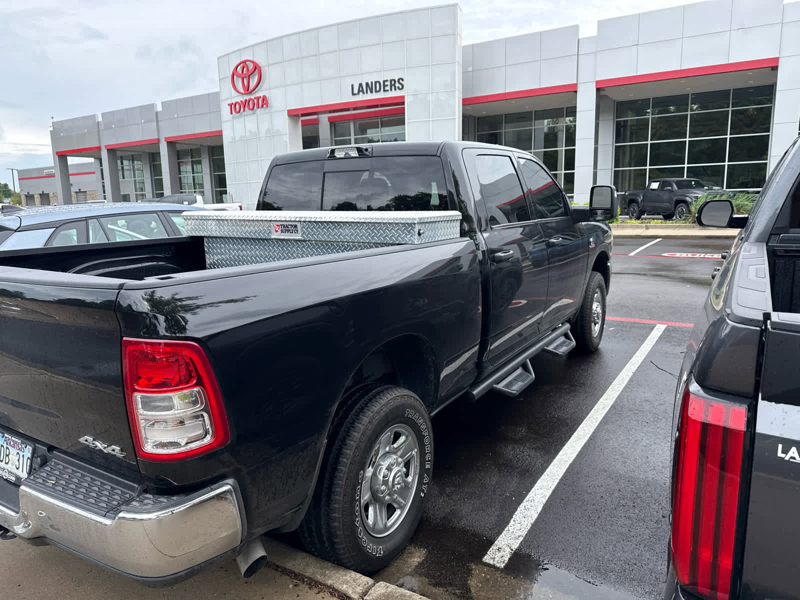 Used 2024 RAM 2500 Tradesman w/ Chrome Appearance Group AWD/4WD image 2