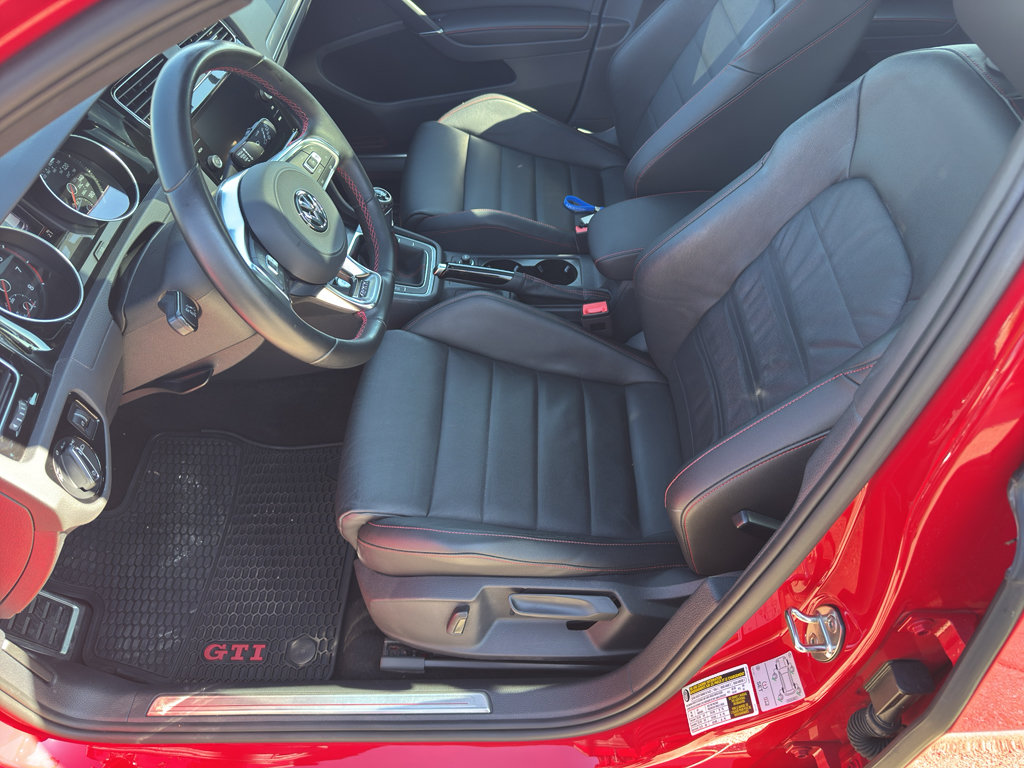 Used 2019 Volkswagen GTI SE FWD image 15