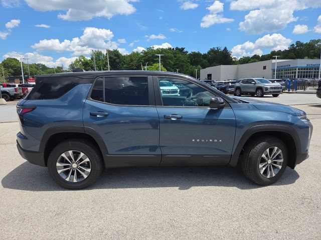 Used 2026 Chevrolet Equinox LT w/ Safety and Technology Package FWD image 16