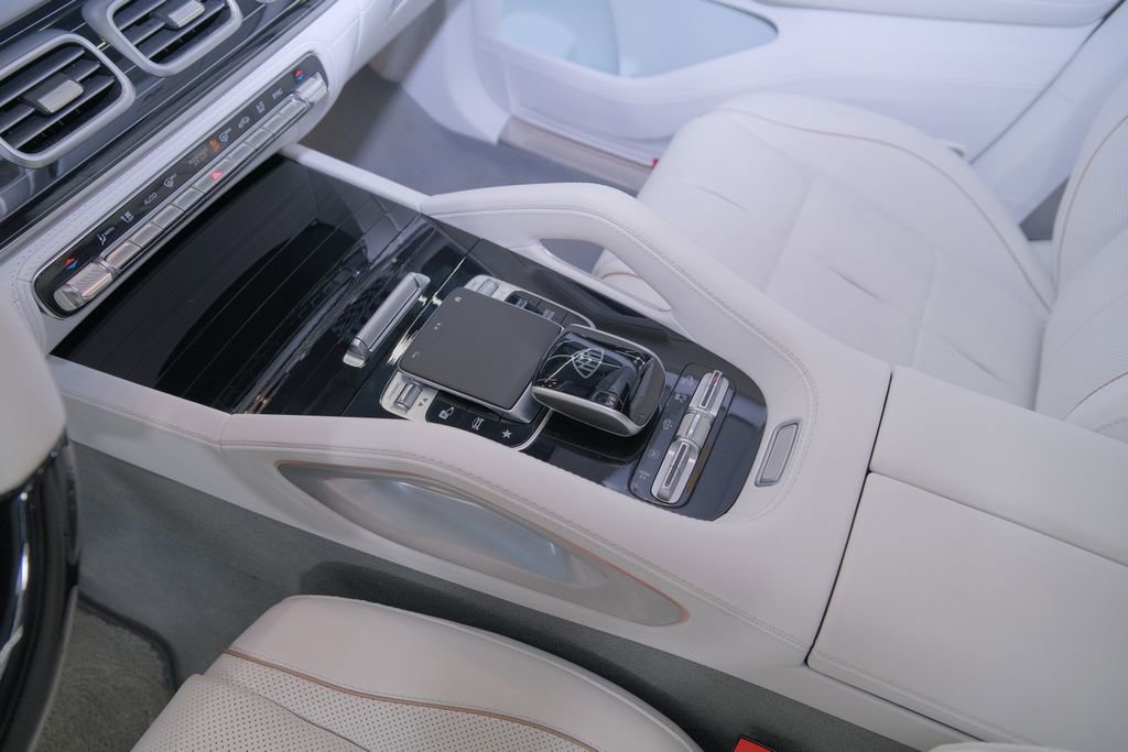 Used 2022 Mercedes-Benz Maybach GLS 600 4MATIC image 26