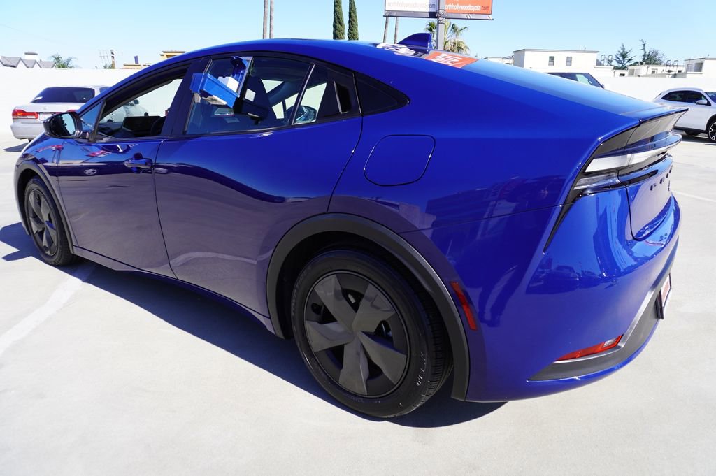 Used 2023 Toyota Prius Prime SE image 5