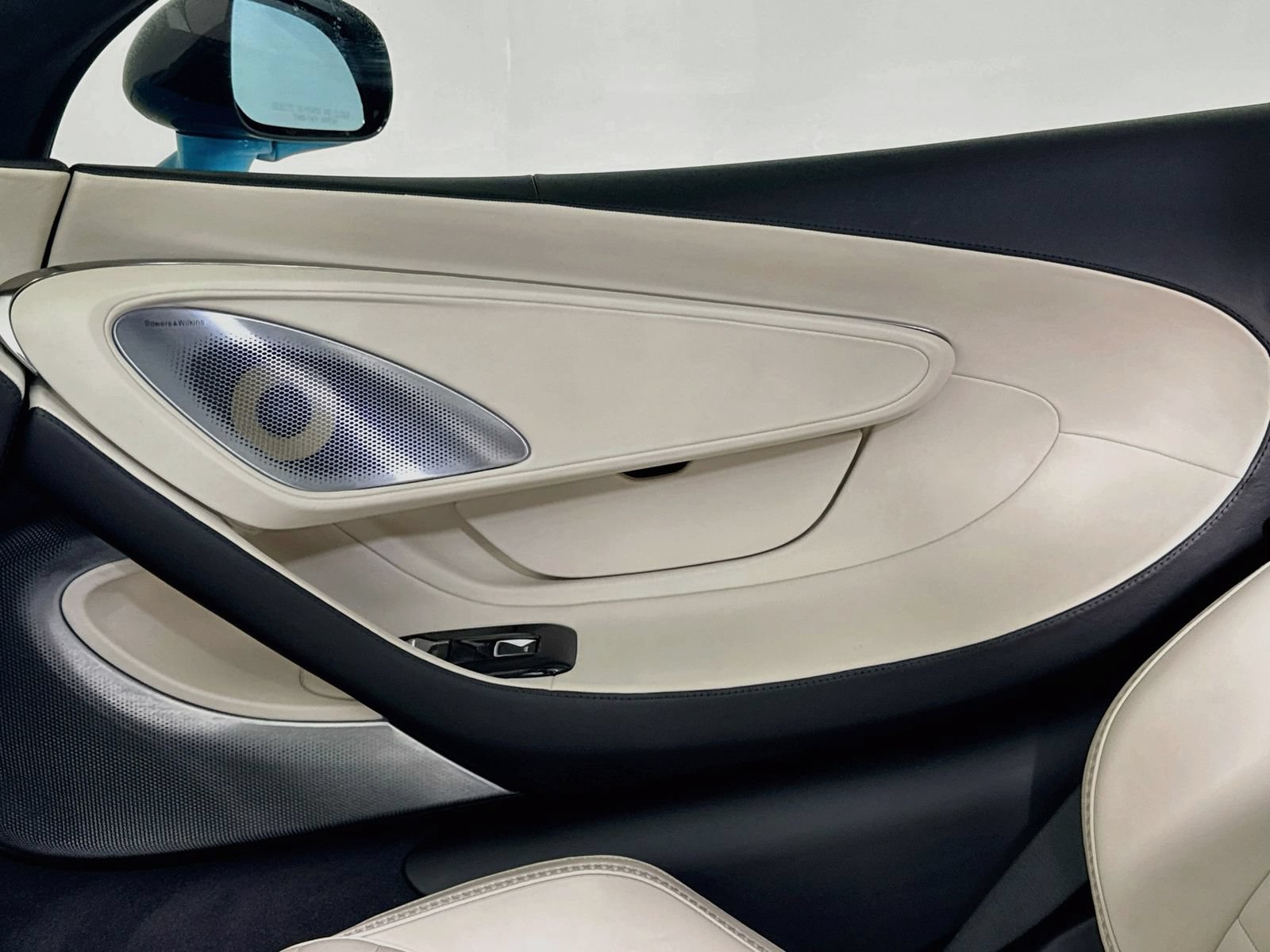 Used 2025 McLaren GTS RWD image 15