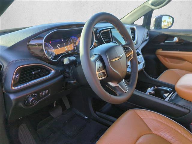Used 2023 Chrysler Pacifica Pinnacle AWD/4WD image 10