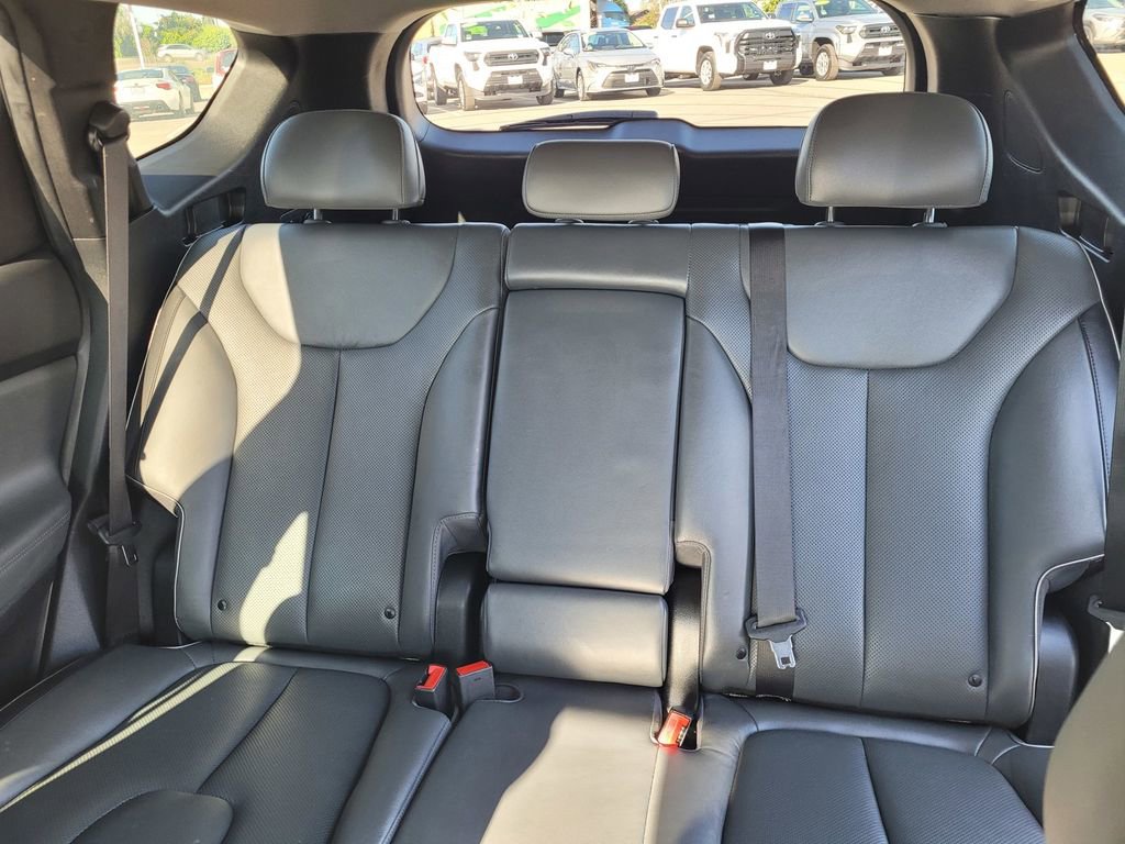 Used 2022 Hyundai Santa Fe Limited w/ Cargo Package image 12