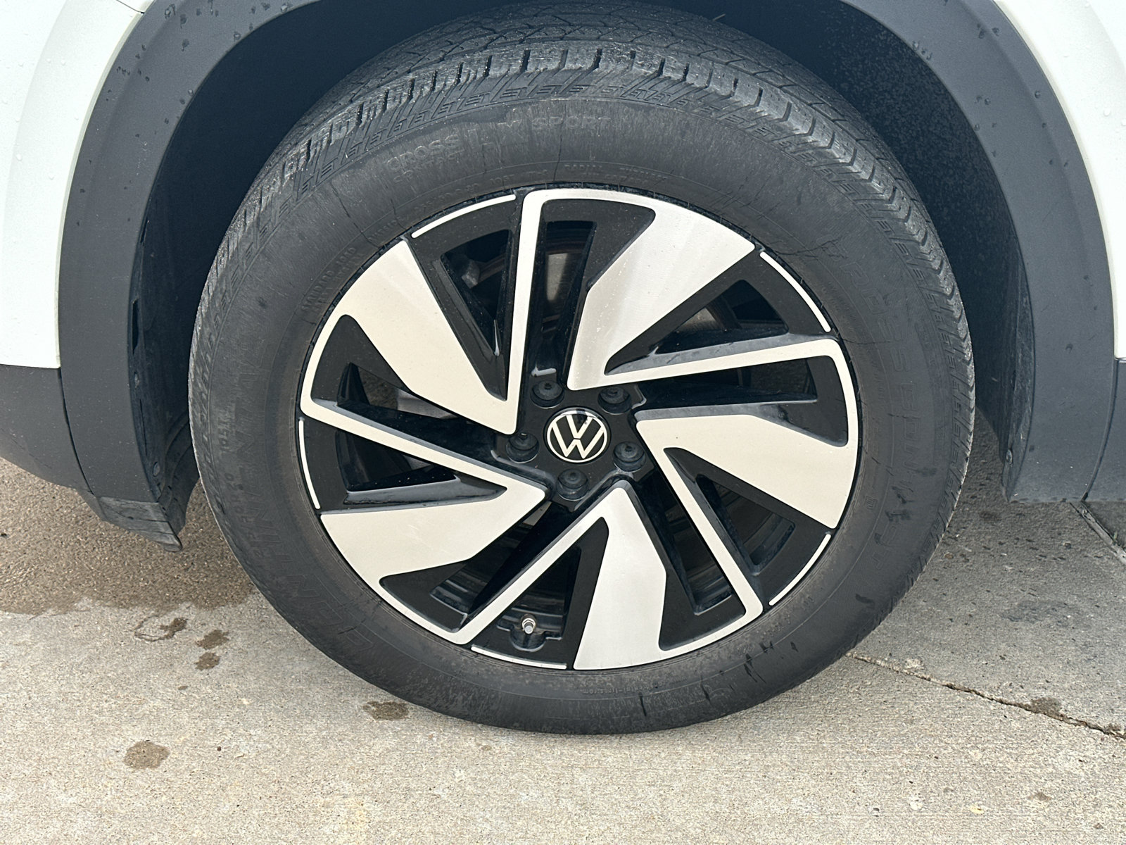 Used 2025 Volkswagen Atlas SE AWD/4WD image 7