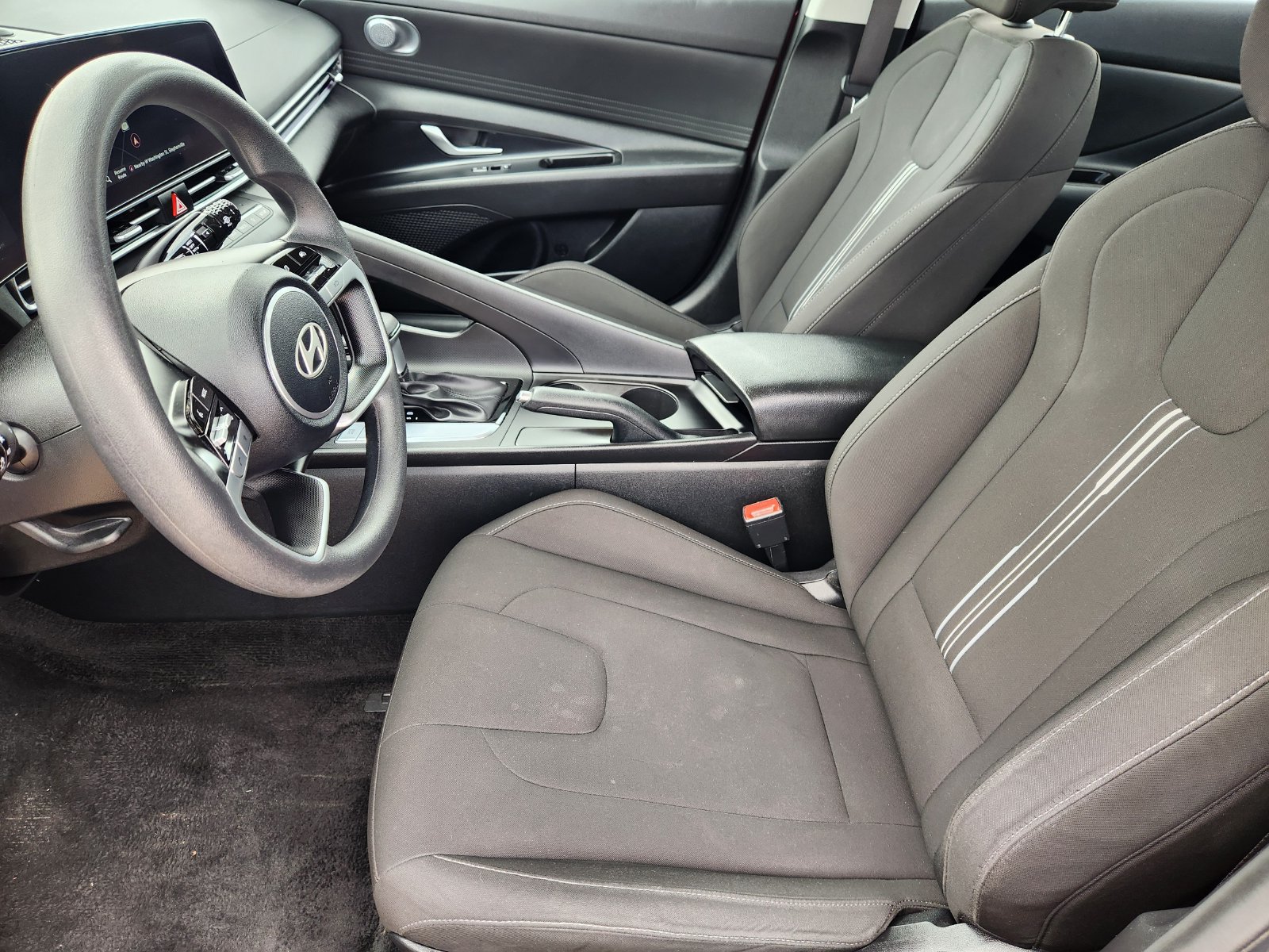 Used 2024 Hyundai Elantra SEL FWD image 15