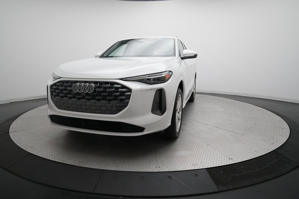 Used 2025 Audi Q5 Premium Plus w/ Premium Plus image 2