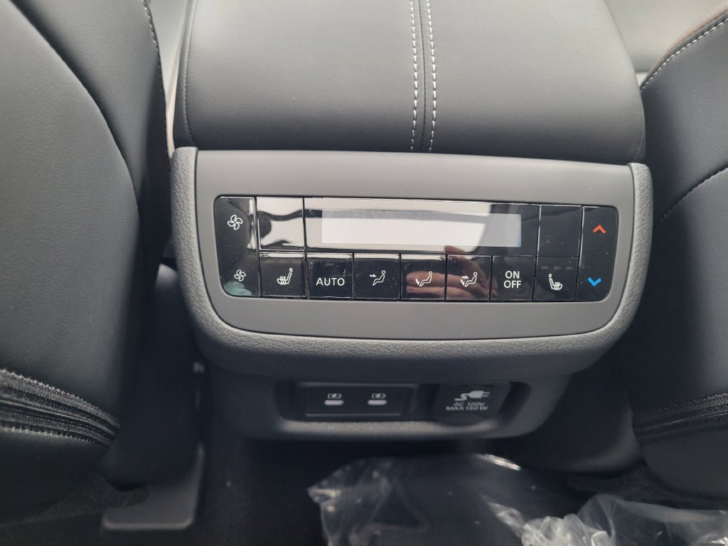 New 2026 Nissan Pathfinder Platinum AWD/4WD image 37